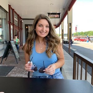 Meet your Posher, Allyson